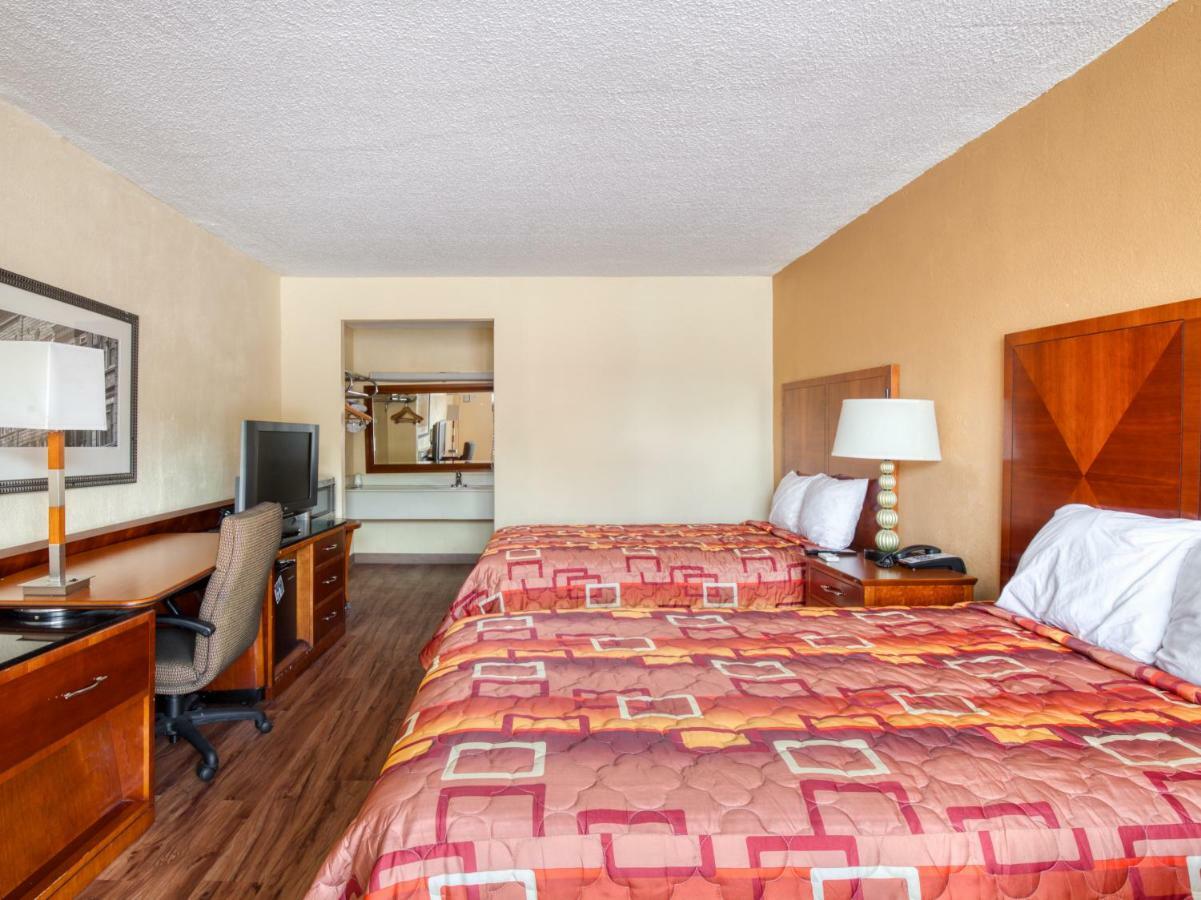 Budgetel Inn & Suites Forest Park Eksteriør billede