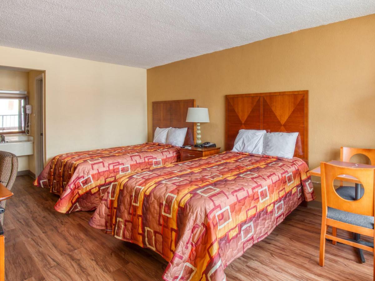 Budgetel Inn & Suites Forest Park Eksteriør billede
