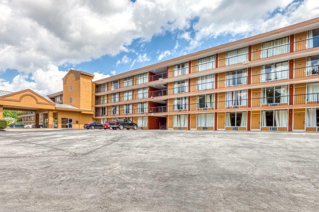 Budgetel Inn & Suites Forest Park Eksteriør billede